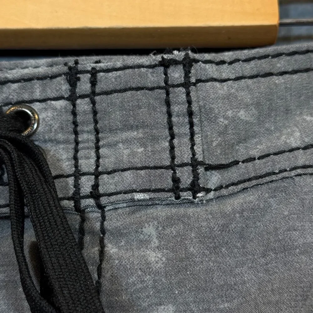 True Religion 34 men’s gray swimwear shorts outdoor activewear